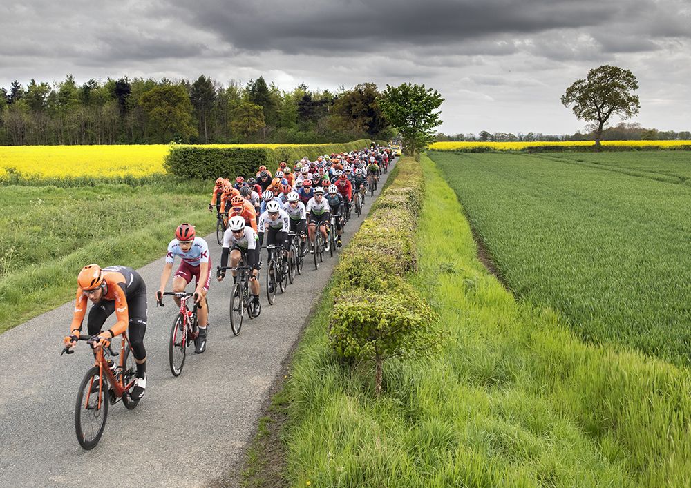 Cyclists racing - Richard Jemison Photographer